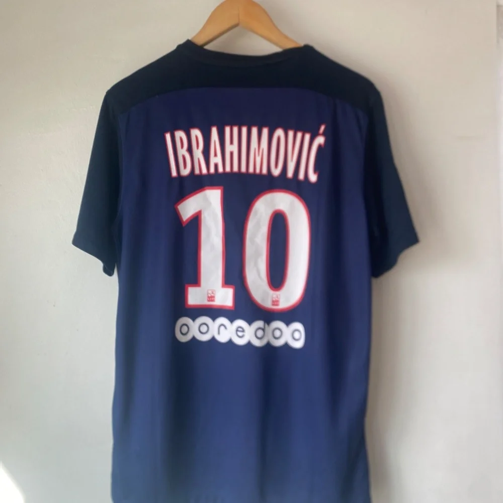 Nike L Paris Saint-Germain (PSG) 2015 -2016 Ibrahimović 10 Jersey - Picture 2 of 14